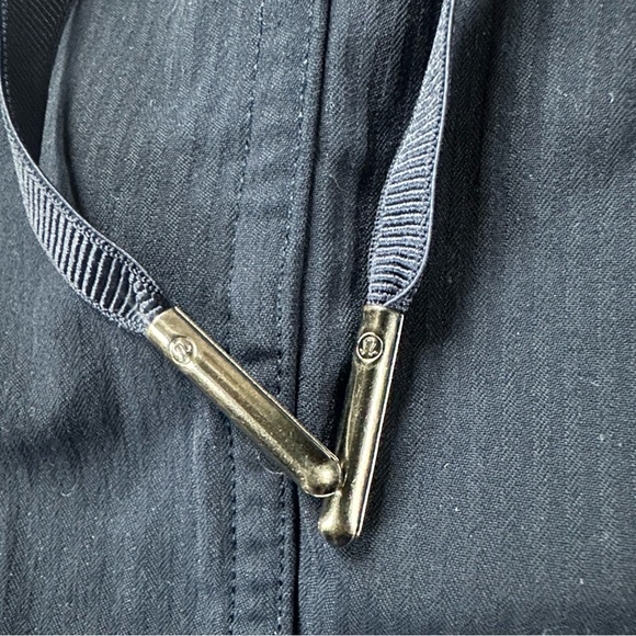 Lululemon Dance Studio Crop *25" Size 2
True Navy - Picture 9 of 10